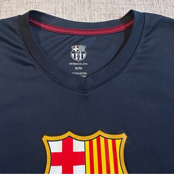 FC BARCELONA Navy Short Sleeve Shirt Barca Crest Soccer Football Boy Girl XL - Picture 3 of 9